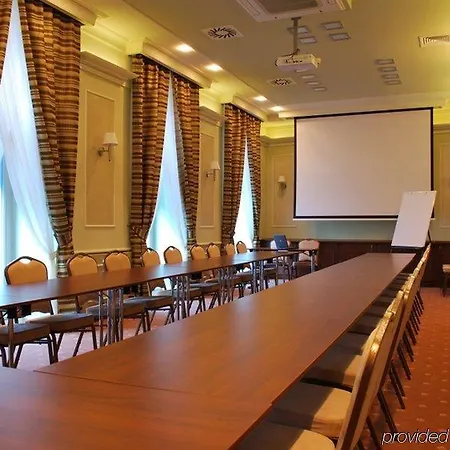Hotel Western Old Town 3*