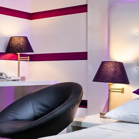Western Old Town Hotel 3*