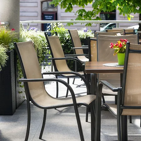 Hotel Western Old Town 3*