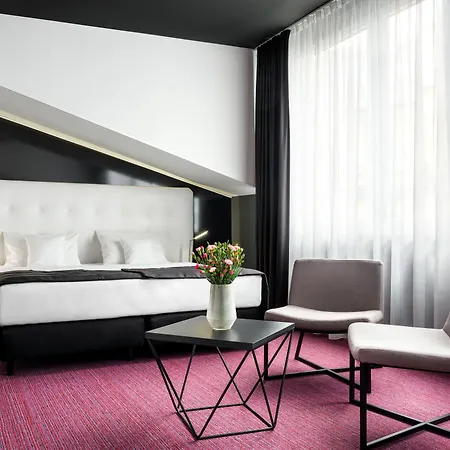 Western Old Town Hotel 3*