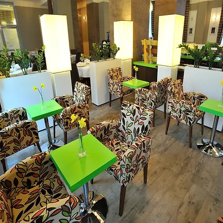 Hotel Western Old Town 3*