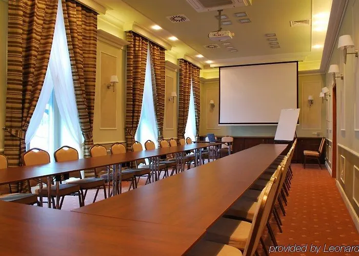 Hotel Western Old Town 3*