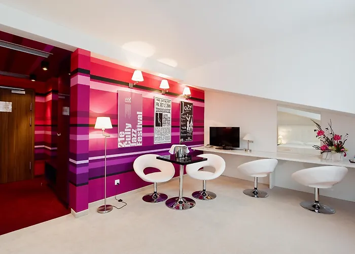 Western Old Town Hotel 3*