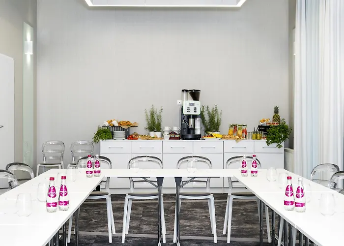 Hotel Western Old Town 3*